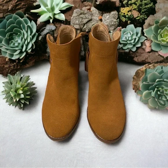 NWT Tan Leather Boots (Size 10) - Picture 2 of 2